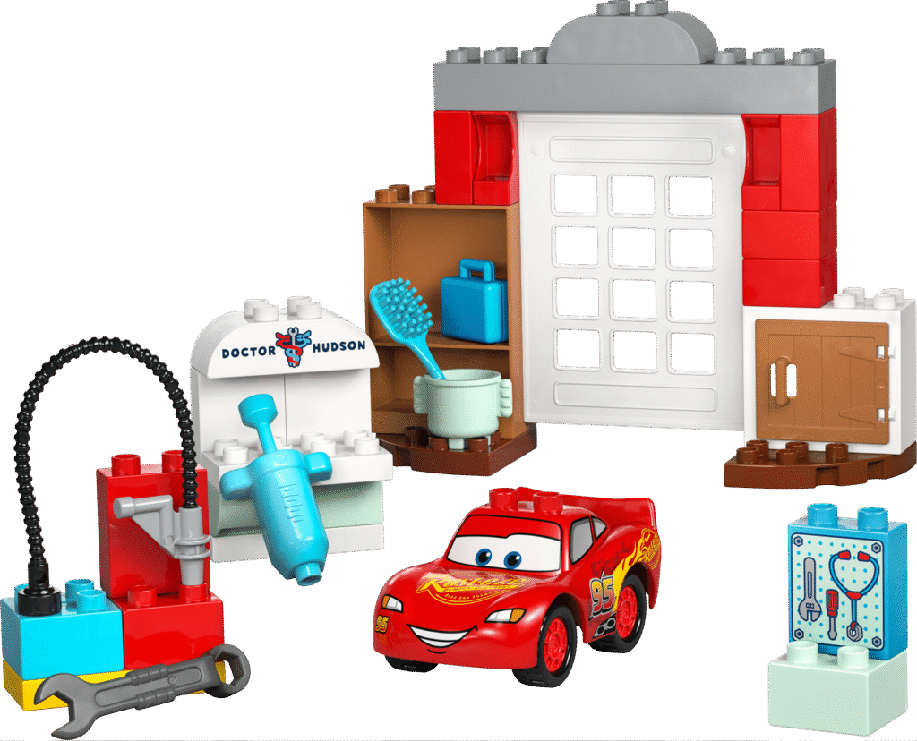 LEGO McQueens besök i Docs garage 10456